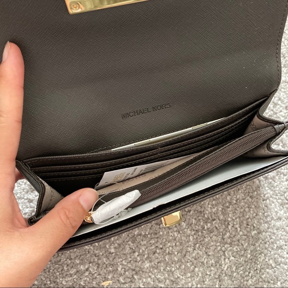 Michael Kors wallet NWT - Picture 4 of 4